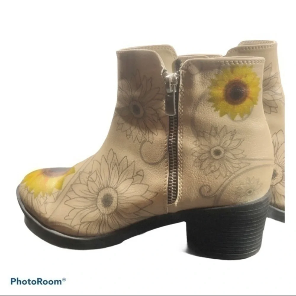 Goby flower handmade flower print boots